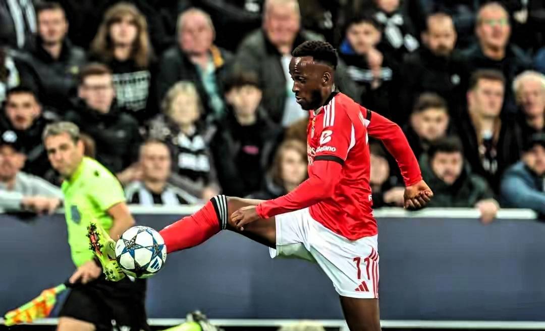 罗马赛后复出首秀,志在葡超名次提升,质疑声仍在,团队化学反应显著 罗马赛后复出首秀,志在葡超名次提升,质疑声仍在,团队化学反应显著