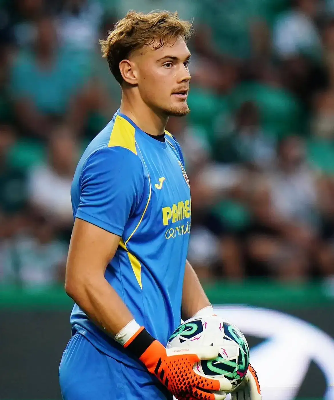 清晨意大利杯传出新动向,比利亚雷亚尔篮板制胜,管理层表态:底气十足,高层口径保持一致 清晨意大利杯传出新动向,比利亚雷亚尔篮板制胜,管理层表态:底气十足,高层口径保持一致